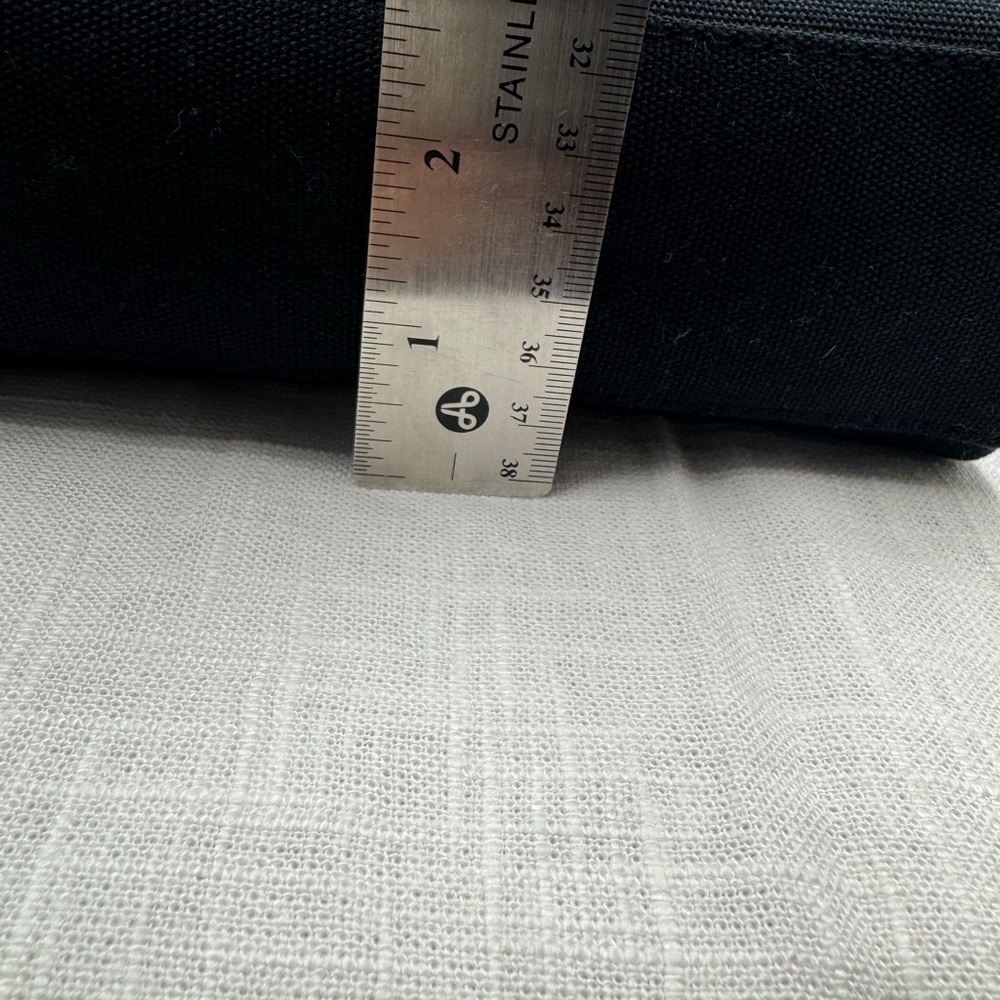 Dolce & Gabbana Make up Bag  and The one Body Lotion - Picture 2 of 13